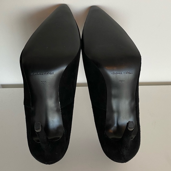 Kendall & Kylie Black Amber Suede Dress Booties - Picture 5 of 6